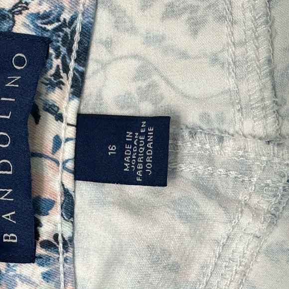 Bandolino Floral Print Women’s Shorts Size 16 - Picture 7 of 7